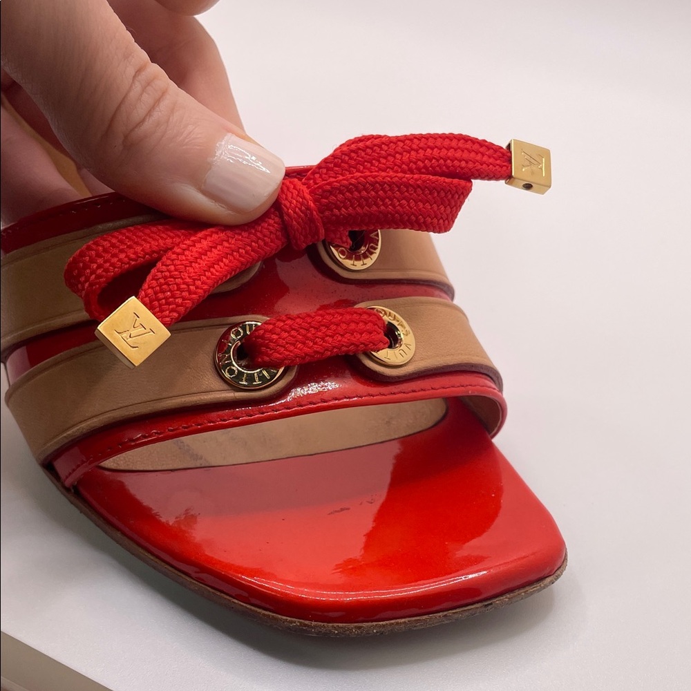 Louis Vuitton Red Patent Leather Heels with Bow gold LV original box & dust bag - Picture 17 of 17